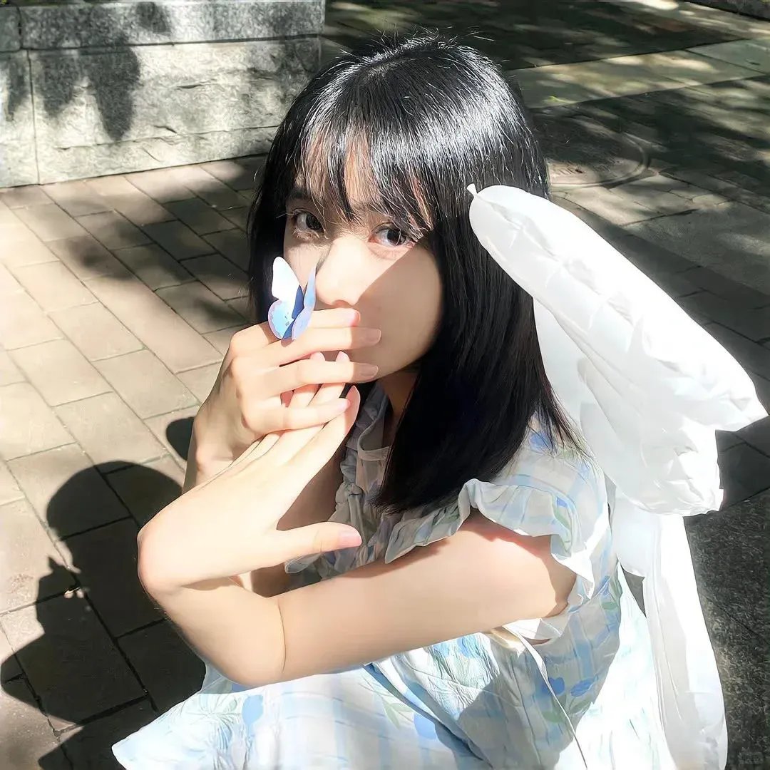 院子里的女人